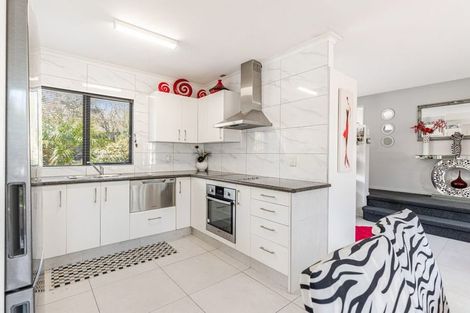 Photo of property in 52 Hewlett Road, Massey, Auckland, 0614