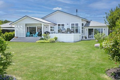 Photo of property in 11 Pukeko Way, Kinloch, Taupo, 3377