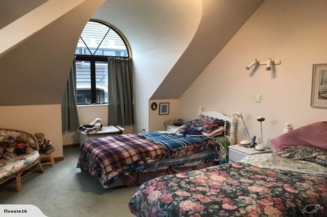 Photo of property in 3/2 Dallinghoe Crescent, Milford, Auckland, 0620