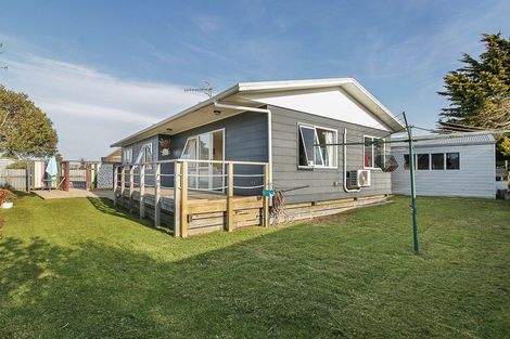 Photo of property in 47a Seabury Avenue, Foxton Beach, Foxton, 4815