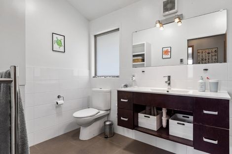 Photo of property in 22 Surville Place, Mairangi Bay, Auckland, 0630