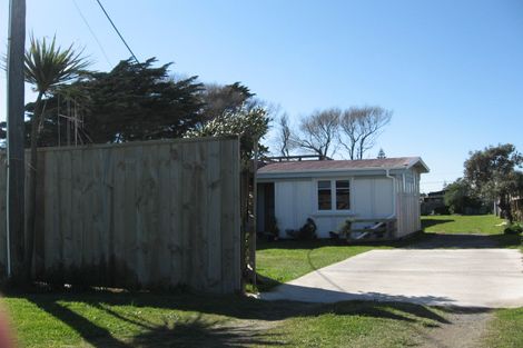 Photo of property in 3 Rangitane Street, Himatangi Beach, Foxton, 4891