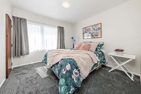 Photo of property in 24 President Avenue, Papakura, 2110