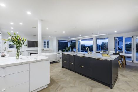 Photo of property in 286 Hurstmere Road, Takapuna, Auckland, 0622