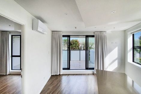 Photo of property in 2/8b Rugby Road, Birkenhead, Auckland, 0626