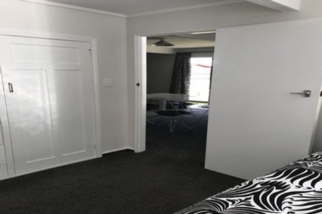 Photo of property in 70 Cutfield Road, New Plymouth, 4310