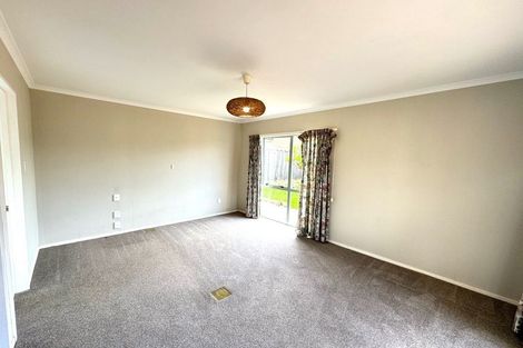 Photo of property in 114 Buscomb Avenue, Henderson, Auckland, 0610