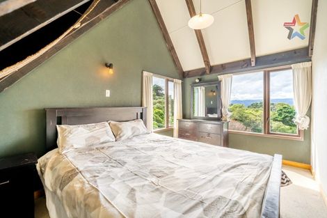 Photo of property in 22 Maungaraki Road, Korokoro, Lower Hutt, 5012