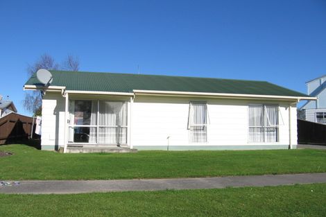 Photo of property in 15 Leander Place, Milson, Palmerston North, 4414