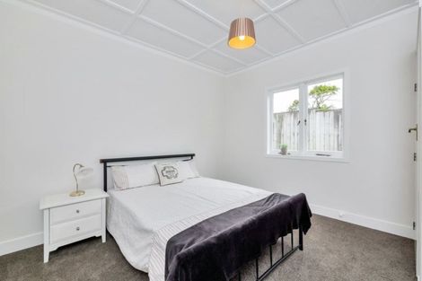 Photo of property in 21 Glendale Road, Glen Eden, Auckland, 0602