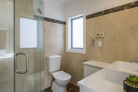 Photo of property in 6 Holcombe Drive, Paraparaumu, 5032