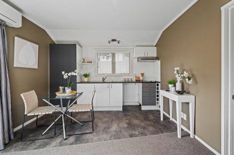 Photo of property in 76 Mount Smart Road, Onehunga, Auckland, 1061