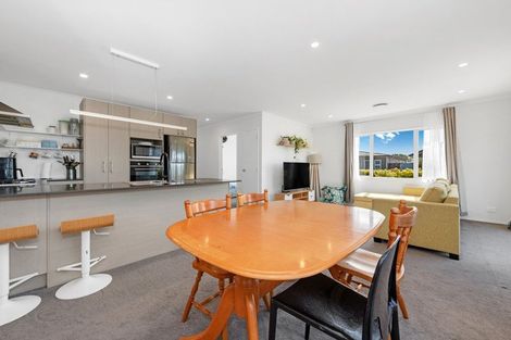 Photo of property in 9 Whareatua Avenue, Takanini, 2112