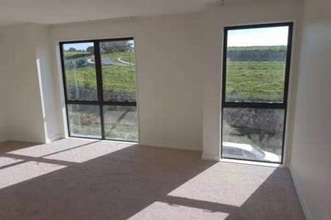 Photo of property in 31 Lawson Creek Street, Massey, Auckland, 0614