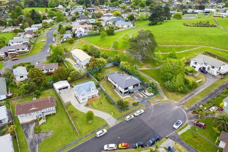 Photo of property in 16 Sumich Place, West Harbour, Auckland, 0618