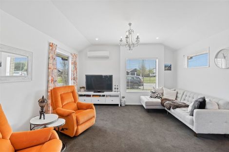 Photo of property in 14 Lansdowne Way, Rolleston, 7615