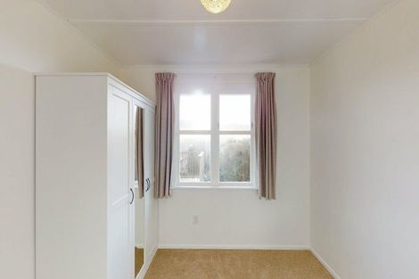 Photo of property in 22 Link Road, Newlands, Wellington, 6037