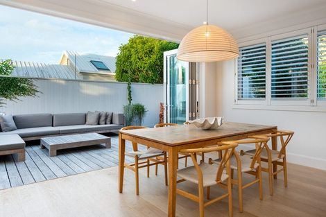 Photo of property in 1/30 Ocean View Road, Milford, Auckland, 0620