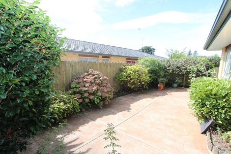 Photo of property in 3 Matilda Place, Weymouth, Auckland, 2103