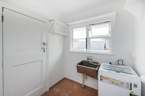 Photo of property in 70 Rangiora Avenue, Roslyn, Palmerston North, 4414