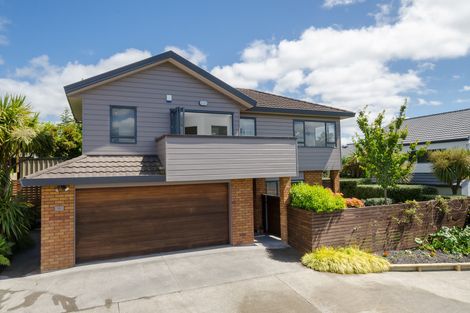 Photo of property in 14 Lesa Annis Place, Henderson, Auckland, 0612
