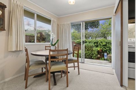 Photo of property in 2/56 Sunnynook Road, Sunnynook, Auckland, 0620