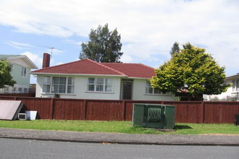 Photo of property in 17 Tamariki Avenue, Kelston, Auckland, 0602