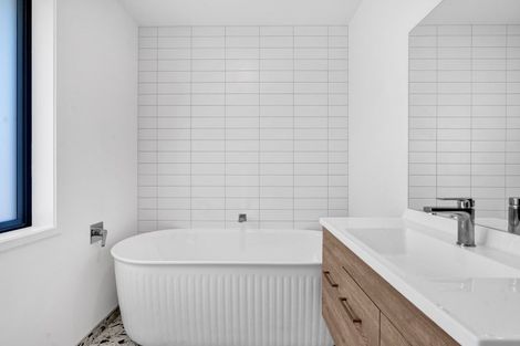 Photo of property in 21c Portland Drive, Mangorei, New Plymouth, 4312