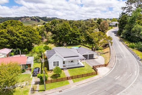 Photo of property in 17 Franklin Road, Paparoa, 0571