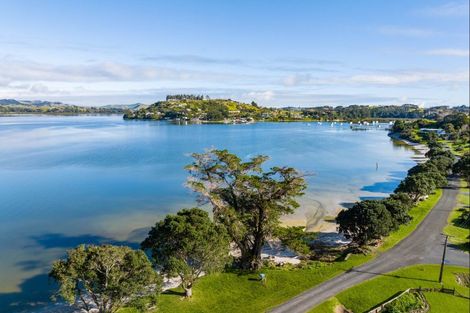 Photo of property in 6 The Strand, Whakapirau, Maungaturoto, 0583