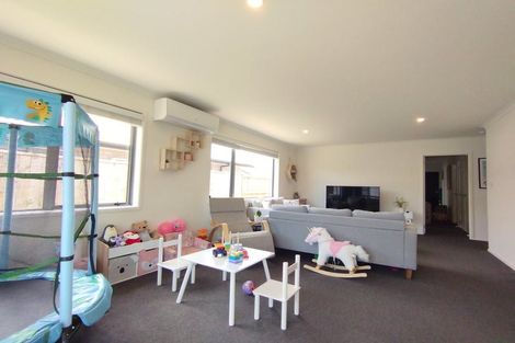 Photo of property in 33 Kanapa Close, Papamoa, 3118