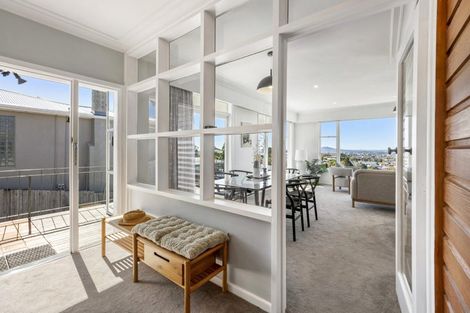 Photo of property in 21 Speedy Crescent, Hillcrest, Auckland, 0627