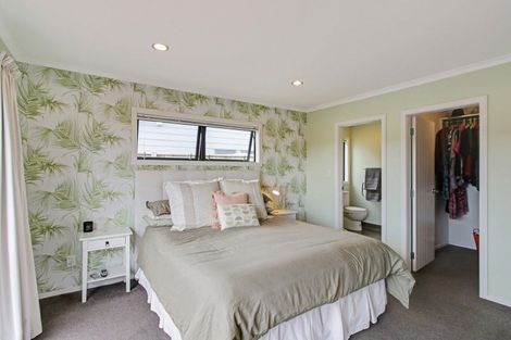 Photo of property in 9 Oxnam Place, Foxton Beach, Foxton, 4815