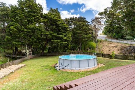 Photo of property in 17 Franklin Road, Paparoa, 0571