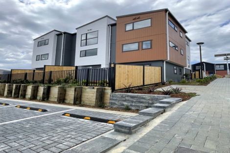 Photo of property in 250a Great North Road, Henderson, Auckland, 0612