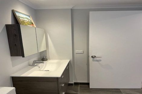 Photo of property in 26 The Terrace, Herald Island, Auckland, 0618