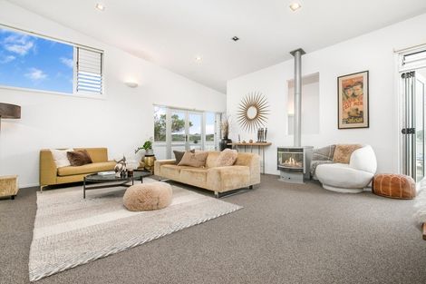 Photo of property in 10 Double Bay Place, Army Bay, Whangaparaoa, 0930