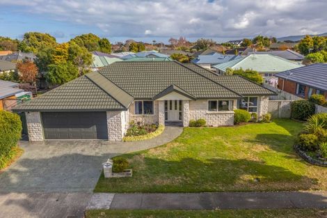 Photo of property in 66 Guildford Drive, Paraparaumu, 5032
