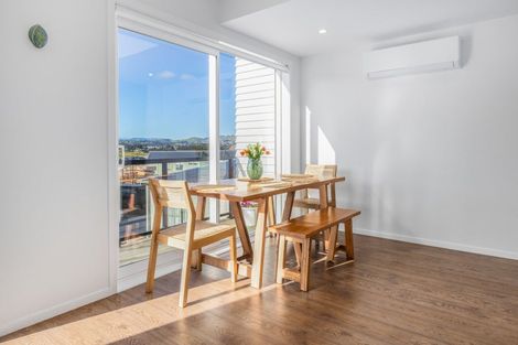 Photo of property in 32 Hokioi Drive, Kenepuru, Porirua, 5022