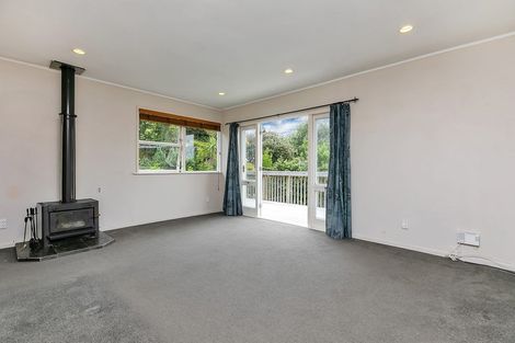 Photo of property in 1/5 Mchardy Place, Glenfield, Auckland, 0627