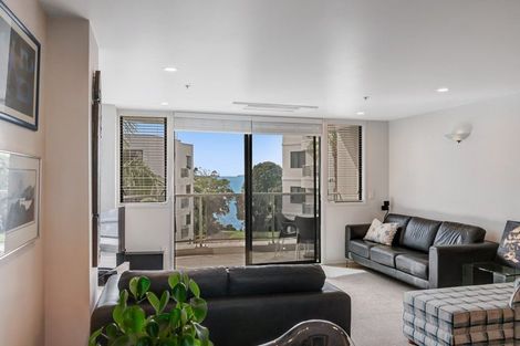 Photo of property in 3a/171 Hurstmere Road, Takapuna, Auckland, 0622