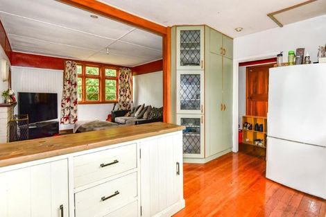 Photo of property in 13 Cliff Street, Coalgate, 7673