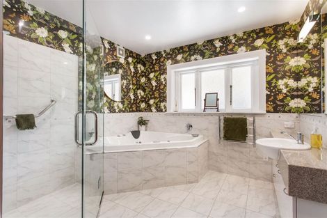 Photo of property in 2 Gwynfa Avenue, Cashmere, Christchurch, 8022