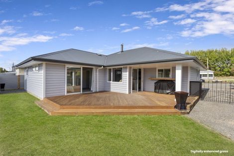 Photo of property in 82 Willoughby Street, Halcombe, 4779