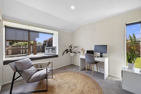 Photo of property in 115 Heta Road, Highlands Park, New Plymouth, 4312