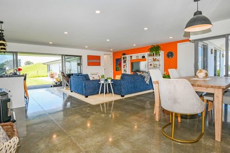 Photo of property in 254 Puketapu Road, Taradale, Napier, 4183