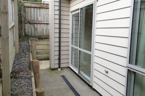 Photo of property in 9/19 Collins Avenue, Tawa, Wellington, 5028