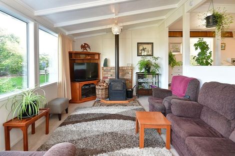 Photo of property in 8 Hillside Crescent, Leigh, 0985