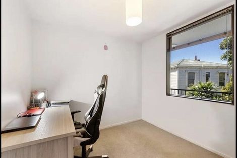 Photo of property in 8l Finlay Terrace, Mount Cook, Wellington, 6021