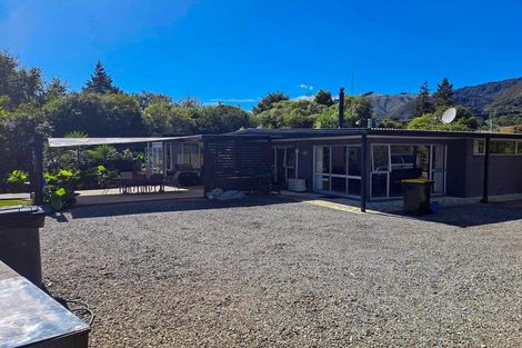 Photo of property in 513 Abel Tasman Drive, Clifton, Takaka, 7183